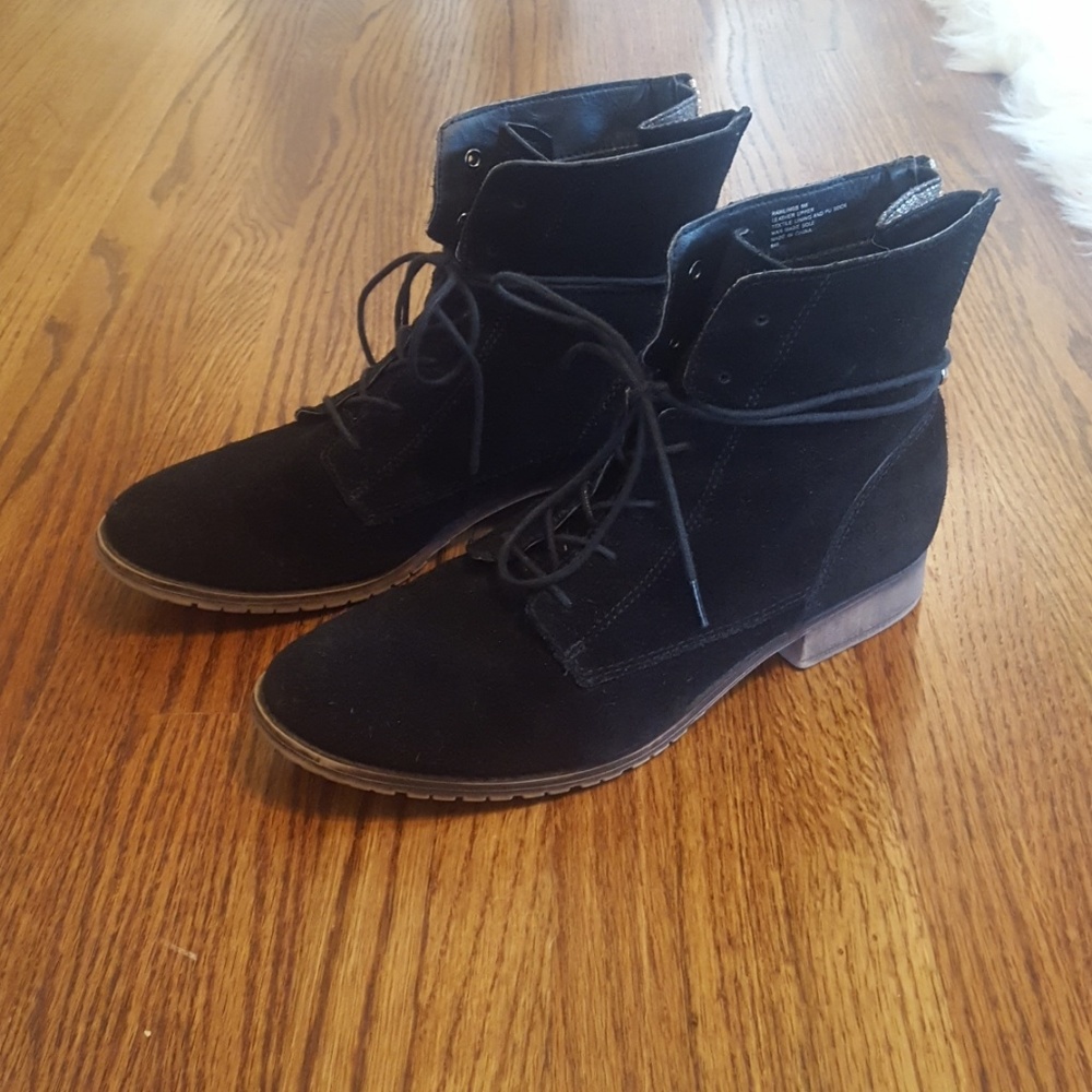 STEVE MADDEN Rawlings Black Suede Booties